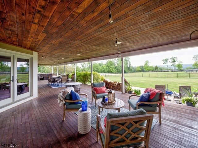 33 Kappus Rd, Alexandria Twp., NJ 08848