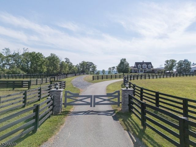 33 Kappus Rd, Alexandria Twp., NJ 08848