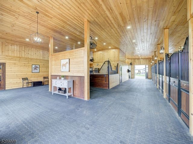 33 Kappus Rd, Alexandria Twp., NJ 08848