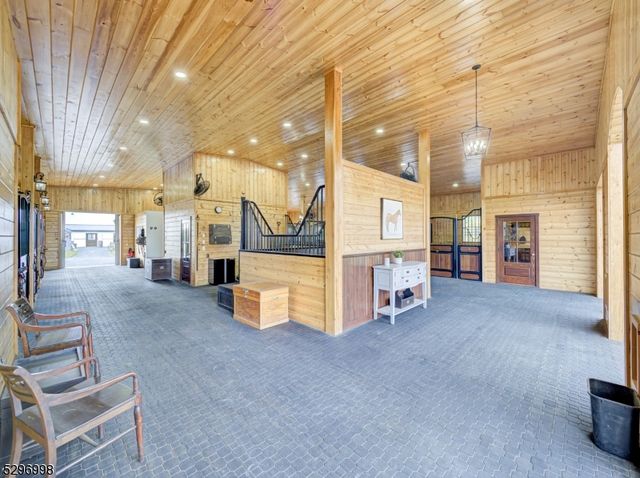 33 Kappus Rd, Alexandria Twp., NJ 08848