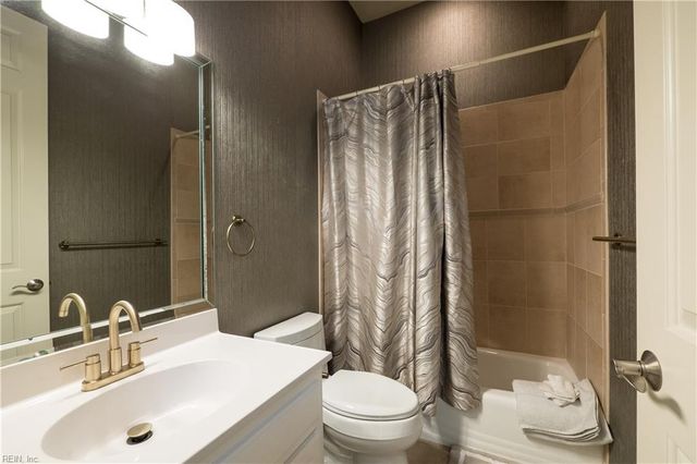 5225 Regatta Pointe RD, Suffolk, VA 23435