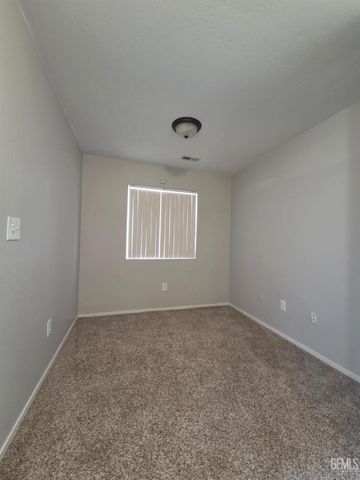 10601 Pleasant Valley Drive, Bakersfield, CA 93311
