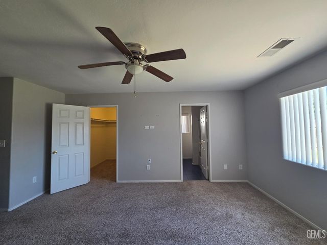 10601 Pleasant Valley Drive, Bakersfield, CA 93311