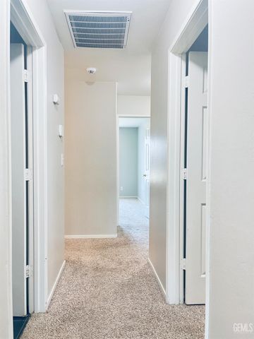 10601 Pleasant Valley Drive, Bakersfield, CA 93311