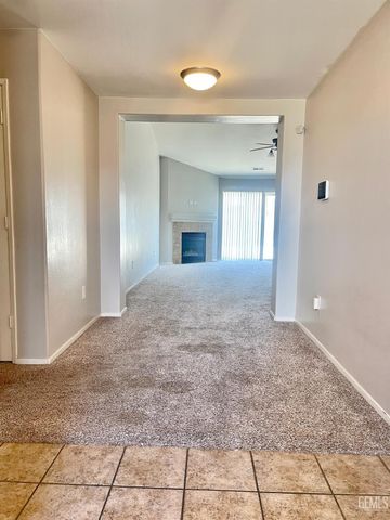 10601 Pleasant Valley Drive, Bakersfield, CA 93311