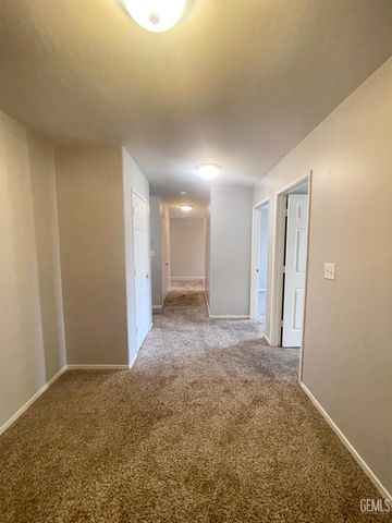 10601 Pleasant Valley Drive, Bakersfield, CA 93311