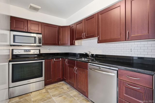 152 Tier Street 206B, Bronx, NY 10464