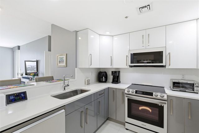 511 SE 5th Avenue 1811, Fort Lauderdale, FL 33301