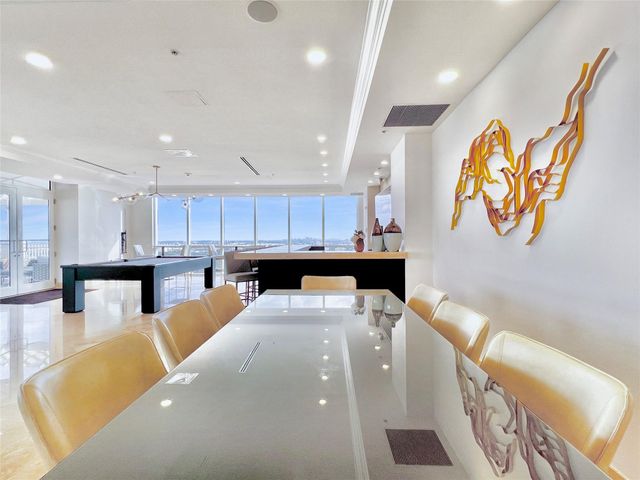 511 SE 5th Avenue 1811, Fort Lauderdale, FL 33301