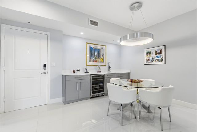 511 SE 5th Avenue 1811, Fort Lauderdale, FL 33301