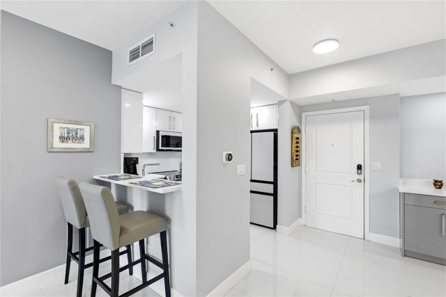 511 SE 5th Avenue 1811, Fort Lauderdale, FL 33301