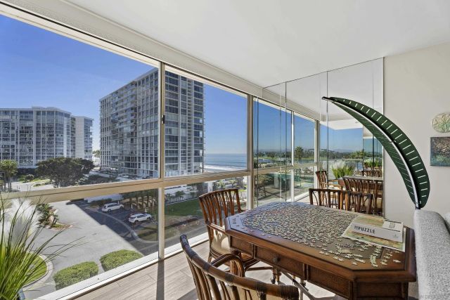 1730 Avenida Del Mundo 402, Coronado, CA 92118
