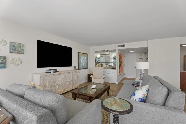 1730 Avenida Del Mundo 402, Coronado, CA 92118
