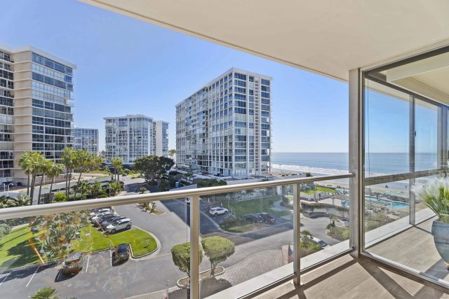 1730 Avenida Del Mundo 402, Coronado, CA 92118