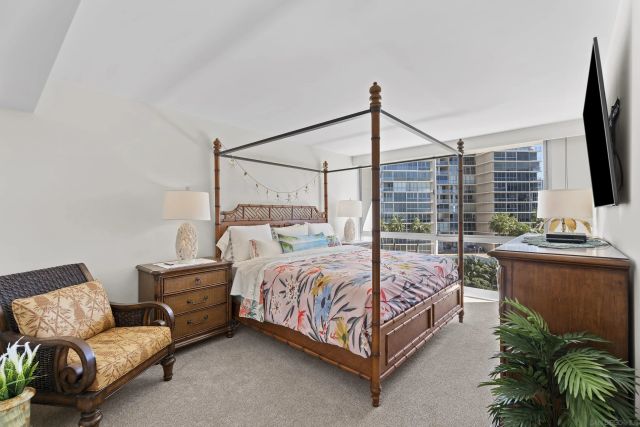 1730 Avenida Del Mundo 402, Coronado, CA 92118