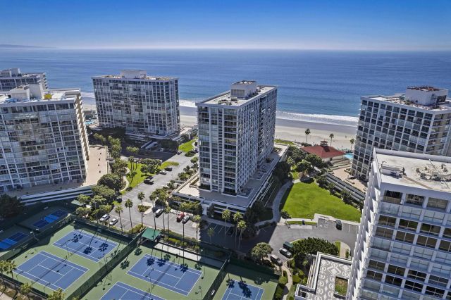 1730 Avenida Del Mundo 402, Coronado, CA 92118