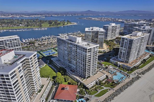 1730 Avenida Del Mundo 402, Coronado, CA 92118