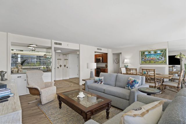 1730 Avenida Del Mundo 402, Coronado, CA 92118