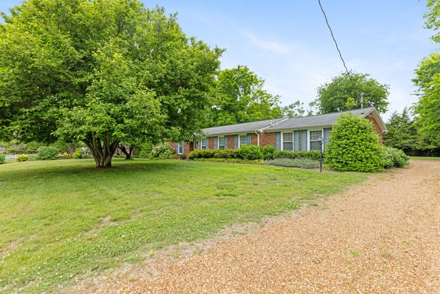 104 Fairmont Dr, Franklin, TN 37064