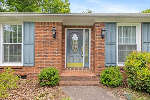 104 Fairmont Dr, Franklin, TN 37064