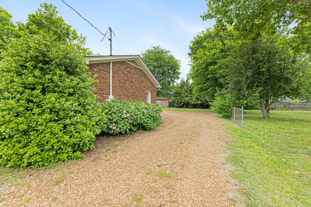 104 Fairmont Dr, Franklin, TN 37064