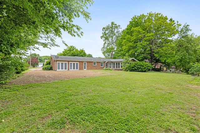 104 Fairmont Dr, Franklin, TN 37064