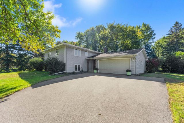 8989 Lake Jane Trail N, Lake Elmo, MN 55042