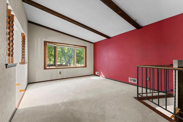 8989 Lake Jane Trail N, Lake Elmo, MN 55042