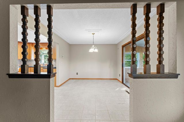 8989 Lake Jane Trail N, Lake Elmo, MN 55042