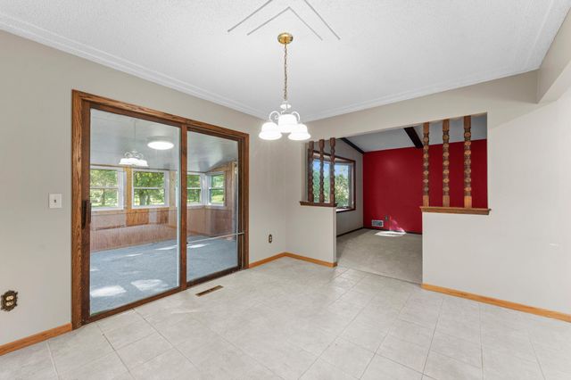 8989 Lake Jane Trail N, Lake Elmo, MN 55042