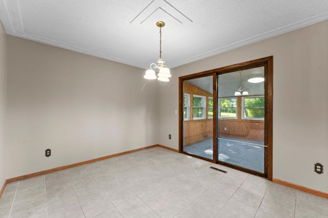 8989 Lake Jane Trail N, Lake Elmo, MN 55042