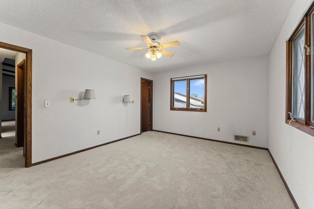 8989 Lake Jane Trail N, Lake Elmo, MN 55042