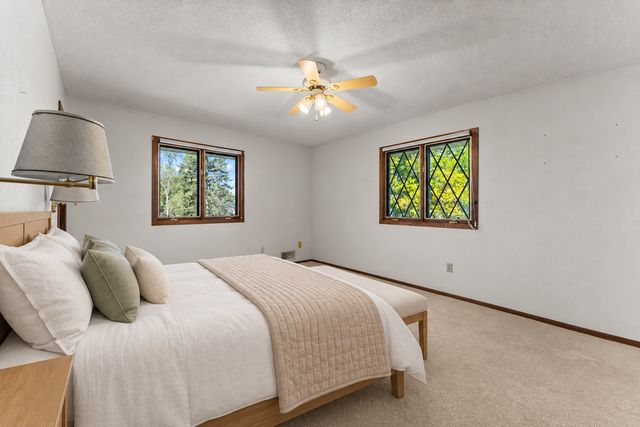 8989 Lake Jane Trail N, Lake Elmo, MN 55042