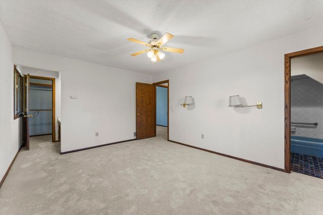 8989 Lake Jane Trail N, Lake Elmo, MN 55042