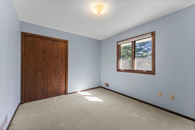 8989 Lake Jane Trail N, Lake Elmo, MN 55042