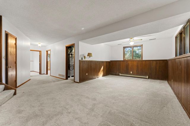 8989 Lake Jane Trail N, Lake Elmo, MN 55042
