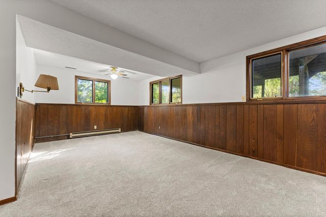 8989 Lake Jane Trail N, Lake Elmo, MN 55042