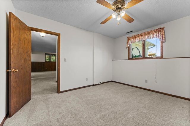 8989 Lake Jane Trail N, Lake Elmo, MN 55042