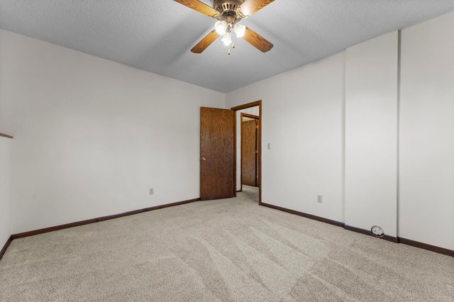 8989 Lake Jane Trail N, Lake Elmo, MN 55042