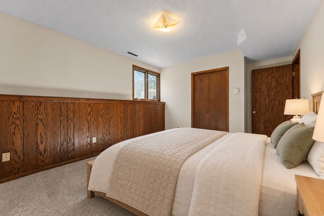 8989 Lake Jane Trail N, Lake Elmo, MN 55042