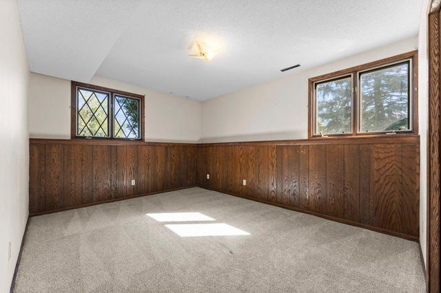 8989 Lake Jane Trail N, Lake Elmo, MN 55042