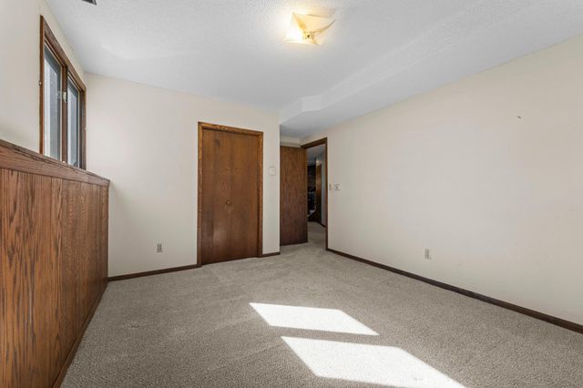 8989 Lake Jane Trail N, Lake Elmo, MN 55042