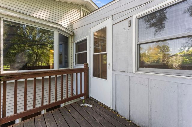 8989 Lake Jane Trail N, Lake Elmo, MN 55042