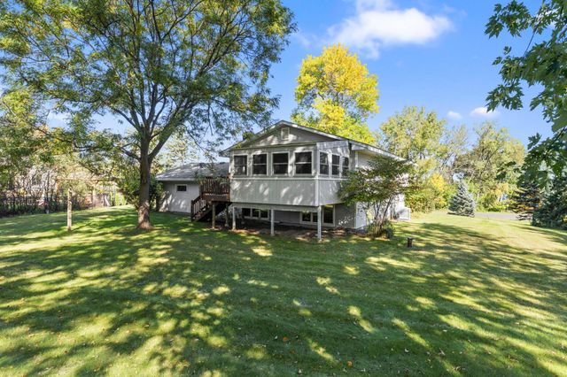 8989 Lake Jane Trail N, Lake Elmo, MN 55042
