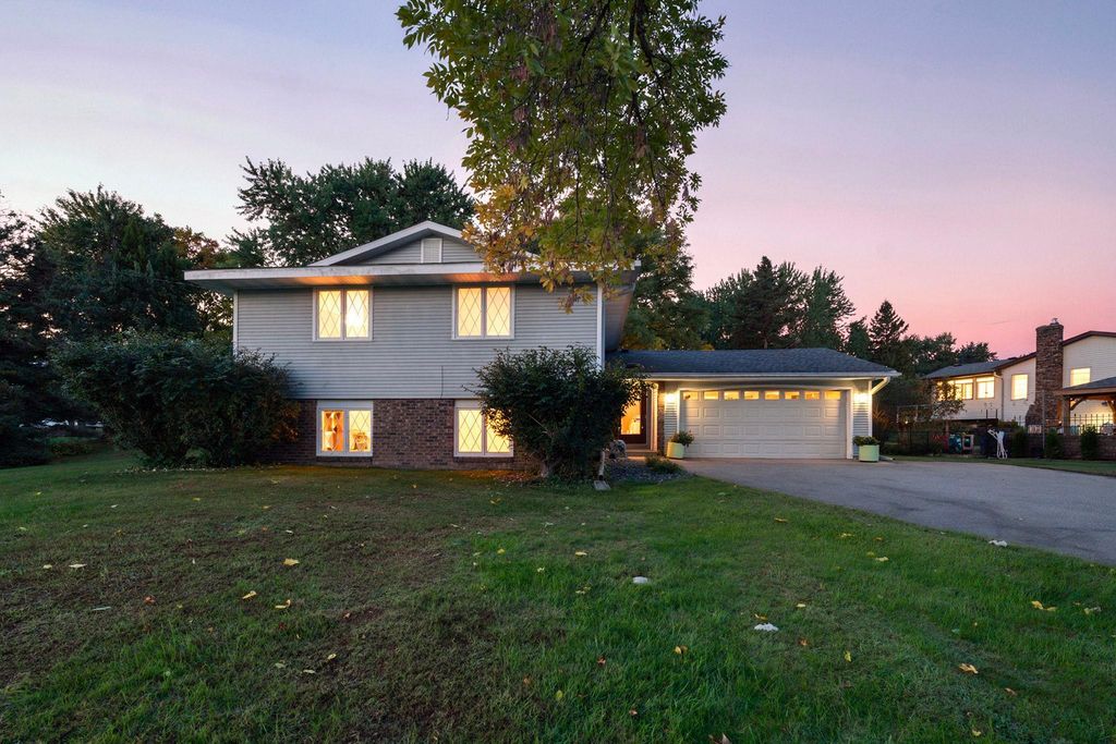 8989 Lake Jane Trail N, Lake Elmo, MN 55042 — exterior