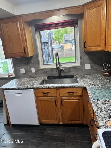 2821 Middlesex Drive, Toledo, OH 43606