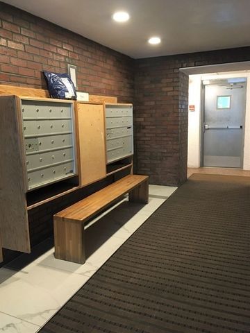 284 Harvard St 55, Cambridge, MA 02139