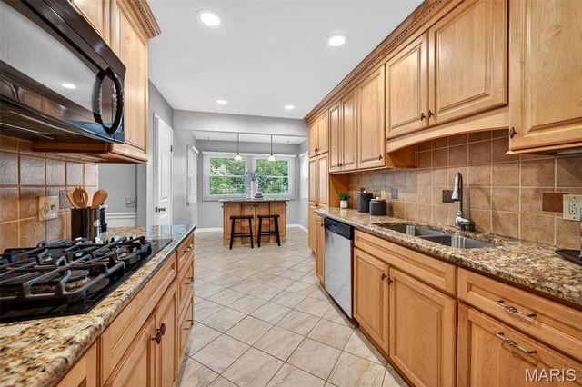 4723 Langtree Drive, St Louis, MO 63128