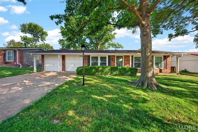4723 Langtree Drive, St Louis, MO 63128