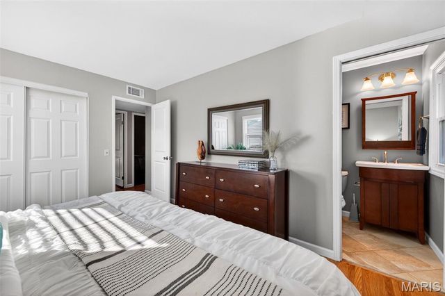4723 Langtree Drive, St Louis, MO 63128